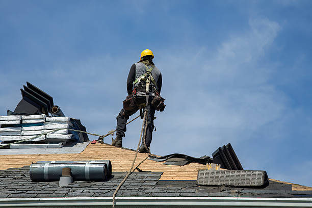 Professional Roofing technician working in Gaston, OR